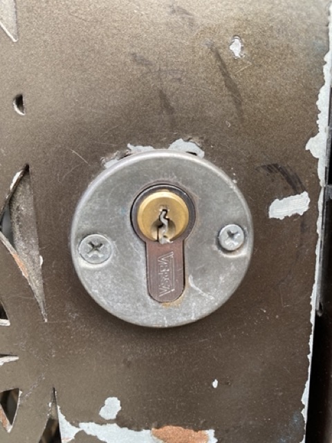 same day locksmith east london key broke in lock